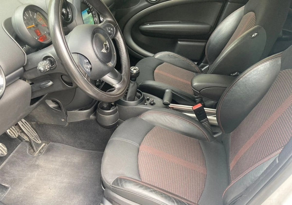 MINI Countryman cena 53900 przebieg: 146000, rok produkcji 2016 z Józefów małe 436